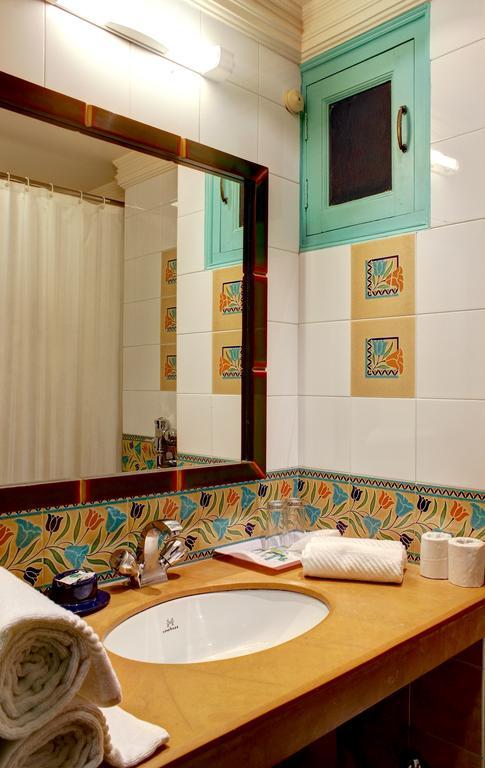 Palace On Ganges - Heritage Hotel Váránasí Exteriér fotografie